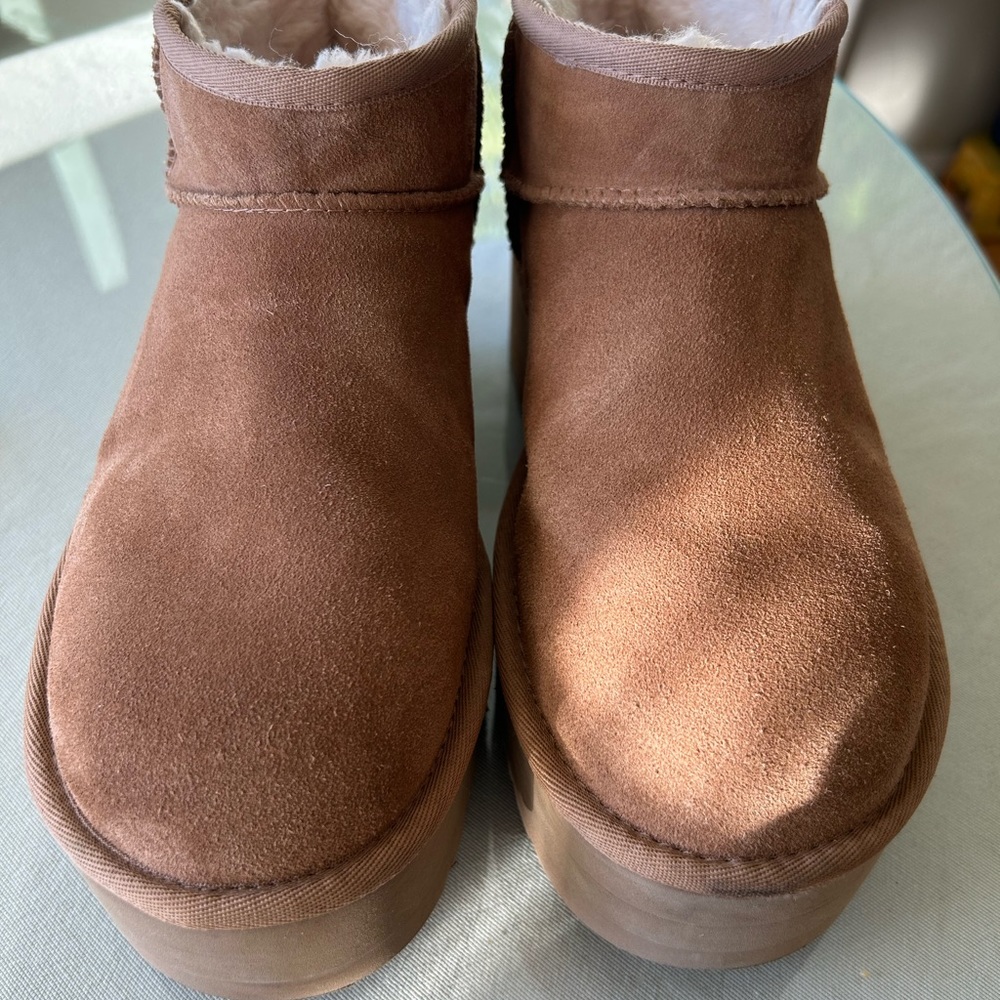 Platform Short Uggs - image 1